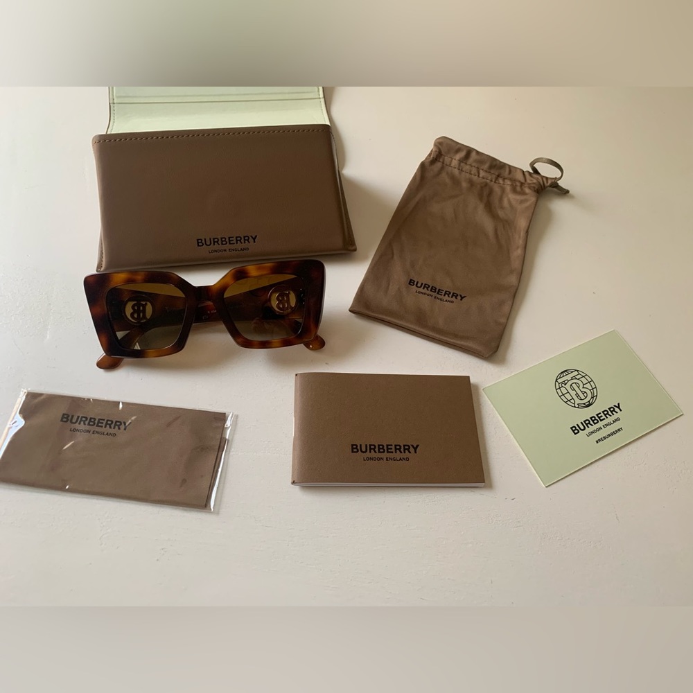 NEW BURBERRY sunglasses !!! Animal print shades from Italy brown black nice !!